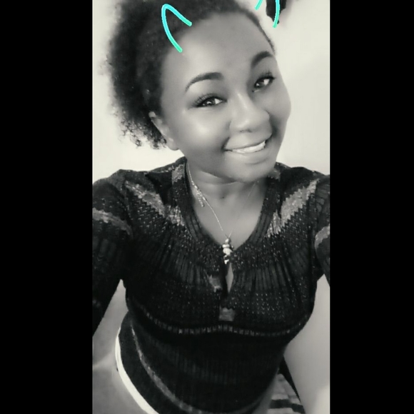 Profile Picture of Nabia Boyd (@nabiab) on Poshmark