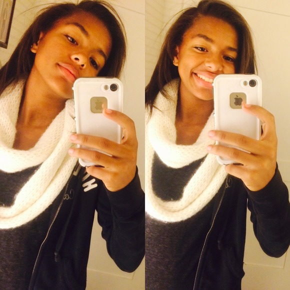 Profile Picture of Tatyana Searles (@tatyanas11) on Poshmark