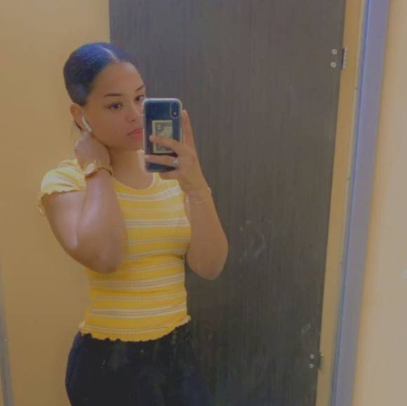 Profile Picture of Winifer Ruiz (@winiferruiz) on Poshmark