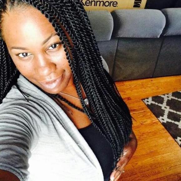 Profile Picture of Damika Nesbitt (@deja4you) on Poshmark