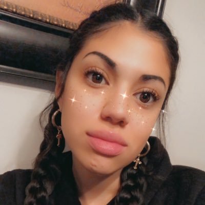 Profile Picture of Kelly Chavez (@KelleBelle_) on Twitter