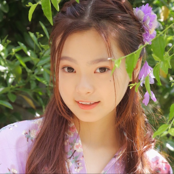 Profile Picture of Chen Cheng (@tracycc1008) on Poshmark