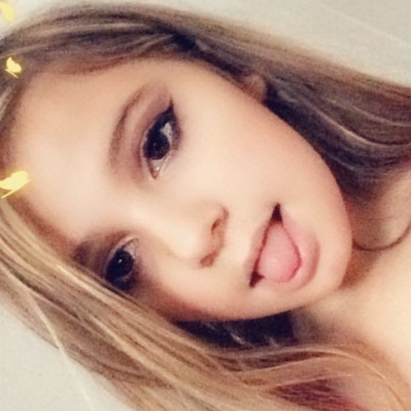 Profile Picture of Brianna Adair (@bribrii2270) on Poshmark