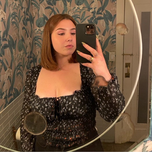 Profile Picture of Morgan Cramer (@morgancramer) on Poshmark