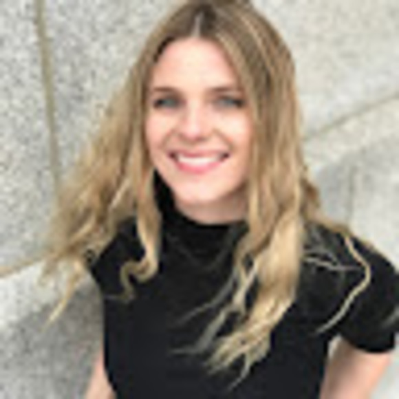 Profile Picture of Jessica Larsen (@jesslarslee) on Poshmark