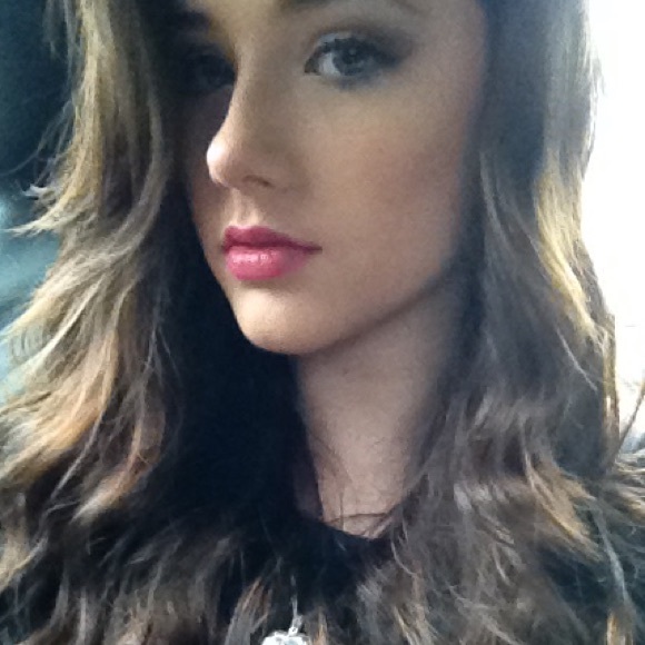 Profile Picture of Angel Killingsworth (@angelmkill) on Poshmark