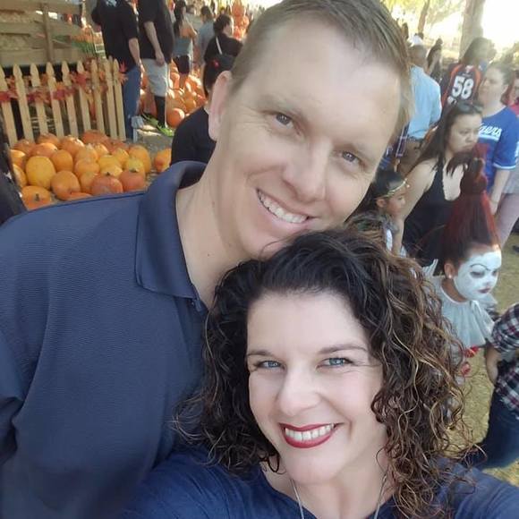 Profile Picture of April Hanawalt (@aprilhanawalt) on Poshmark