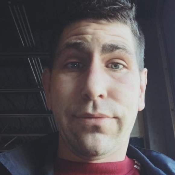 Profile Picture of Matthew Farmer (@famermatt) on Poshmark