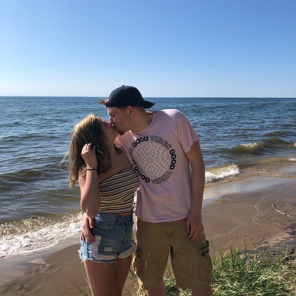 Profile Picture of Keros Bennett (@kerosb) on Poshmark