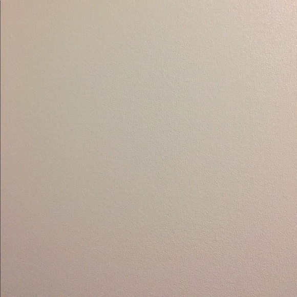 Profile Picture of Lindsey Maultasch (@lmaultasch) on Poshmark