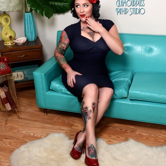 Profile Picture of Staci Sidearm (@stacisidearm) on Poshmark