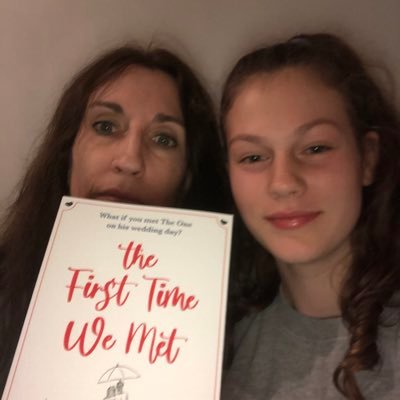 Profile Picture of Jo Lovett (@JoLovettWrites) on Twitter