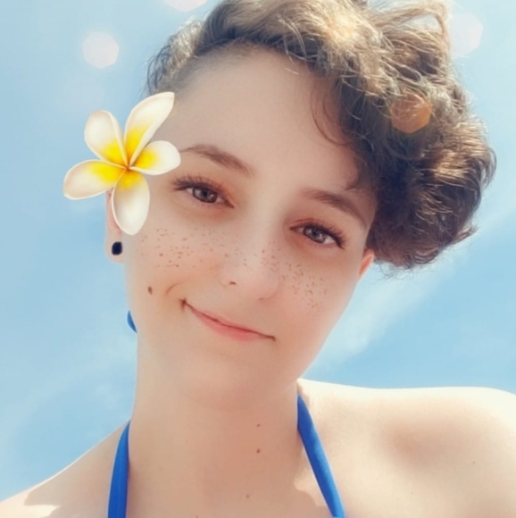 Profile Picture of Casey Emeigh (@cemeigh) on Poshmark