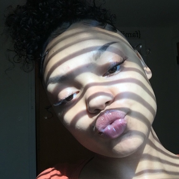 Jordan Vassar - Poshmark Profile Picture of Jordan Vassar (@jvassar1114) on Poshmark