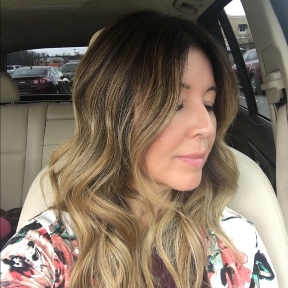 Profile Picture of Sandra Peterson (@sunnibunni3) on Poshmark