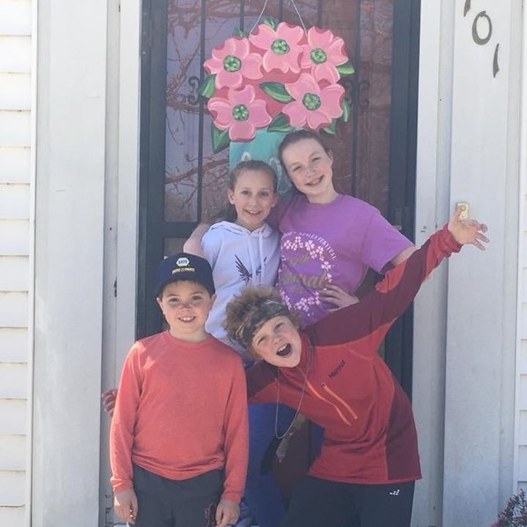 Profile Picture of Bobbye Hooper (@bobbyelouhooper) on Poshmark