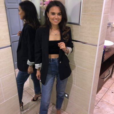 Profile Picture of Alice Moore (@almoorexx) on Twitter