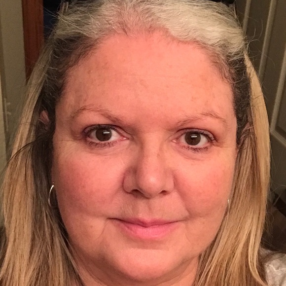 Profile Picture of Sandi Thornsberry (@captslog) on Poshmark