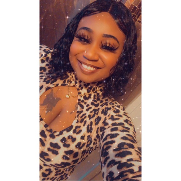 Profile Picture of Tia Laster (@tialaster) on Poshmark