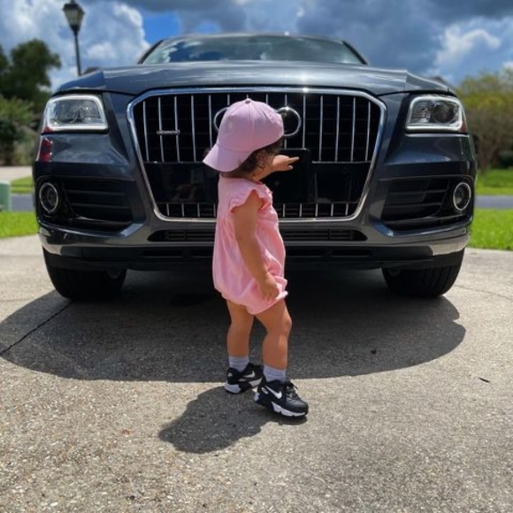 Profile Picture of Durdona Kushim (@durdonakushim) on Poshmark