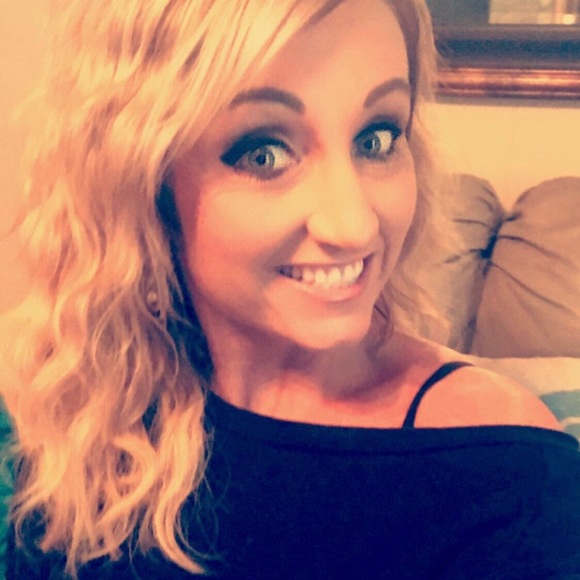 Profile Picture of Tammie Plaunt (@tplaunt) on Poshmark