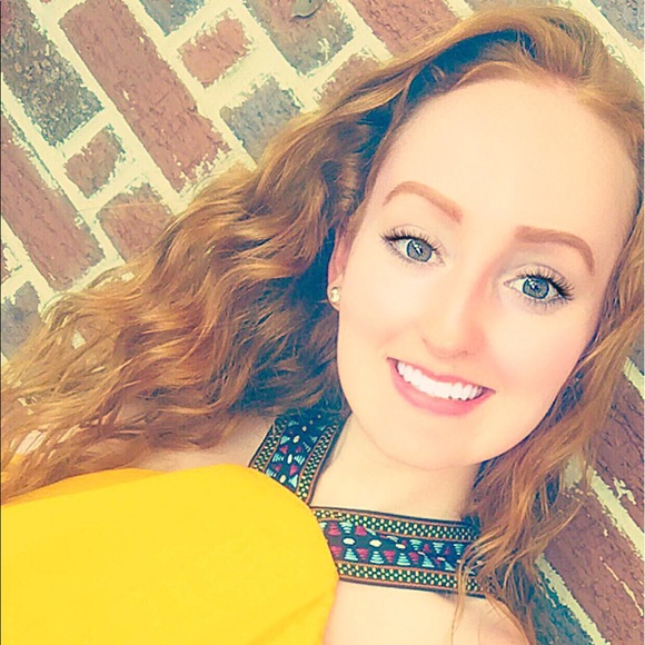 Tori Bowen - Poshmark Profile Picture of Tori Bowen (@shoppingtori) on Poshmark