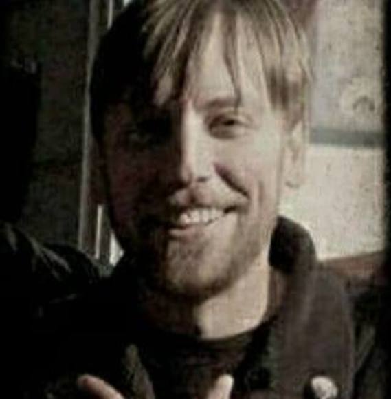 Profile Picture of Adam Oliver (@adamoliver) on Poshmark