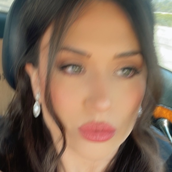 Profile Picture of Frances Maya (@frncsj4) on Poshmark