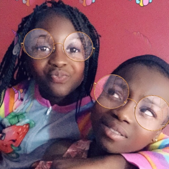 Linda Sakabu - Poshmark Profile Picture of Linda Sakabu (@lady_linda21) on Poshmark