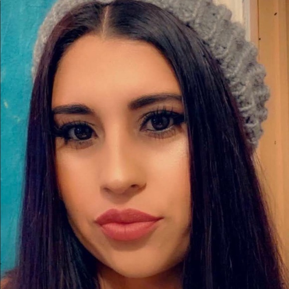 Profile Picture of Patricia Bogs (@patriciabogs) on Poshmark