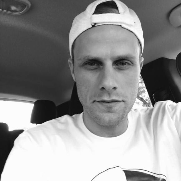 Teddy Niziolek - Poshmark Profile Picture of Teddy Niziolek (@highbury0413) on Poshmark