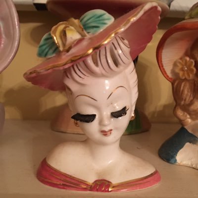 Profile Picture of Reta Thomas (@bringdownfire) on Twitter