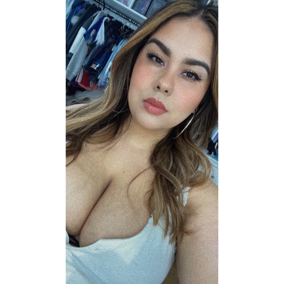 Profile Photo of Hilda Maldonado (@xiom23) on Poshmark