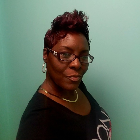 Profile Picture of Elise Erkins (@foxxybrown2) on Poshmark