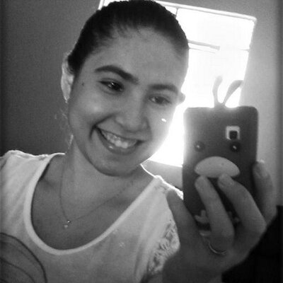 Profile Picture of Pâmela Viveiros (@pamelaviveiross) on Twitter