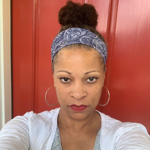 Profile Picture of Renise Scott (@renisescott) on Poshmark