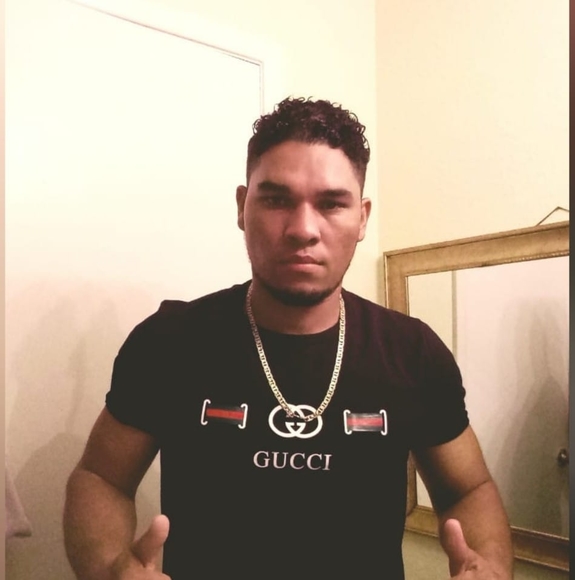 Profile Picture of Cesar Valladares (@cesarvallada680) on Poshmark