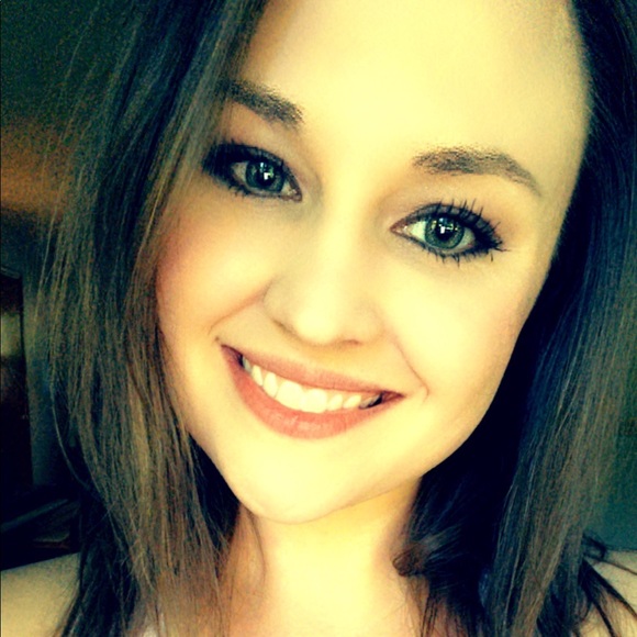 Profile Picture of Haley Tranby (@hjtranby07) on Poshmark