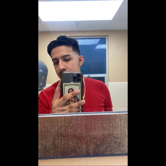 Profile Picture of Mark Perez (@junecapx) on Poshmark