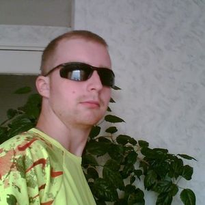 Profile Picture of Henry Cook (@luckyhenry) on Myspace