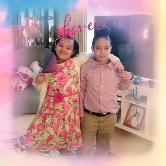 Profile Picture of Samantha Rycek (@srycek18) on Poshmark