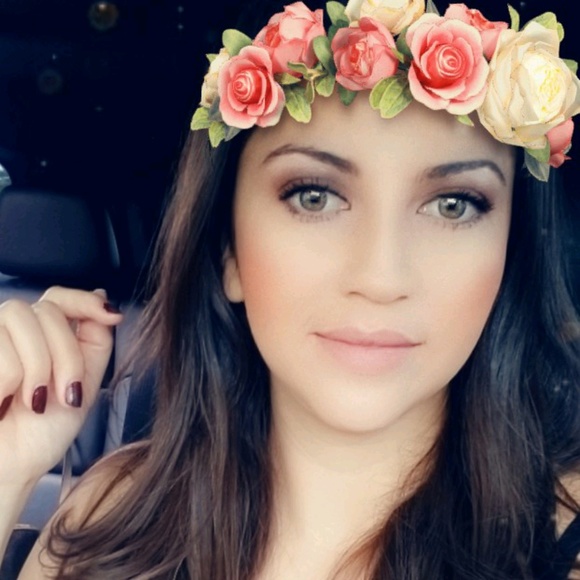 Profile Picture of Bleiry Curiel (@bleiryboop) on Poshmark