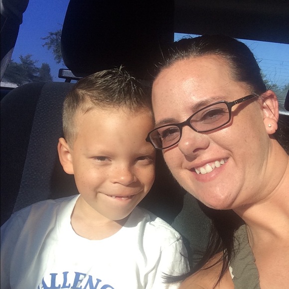 Profile Picture of Sarah Wahrmann (@swahrmann) on Poshmark