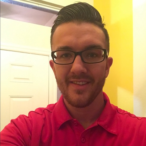 Profile Picture of Devin Gales (@dsupra1) on Poshmark
