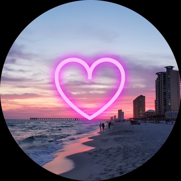 Profile Picture of Cassandra Bean (@cassbean85) on Poshmark