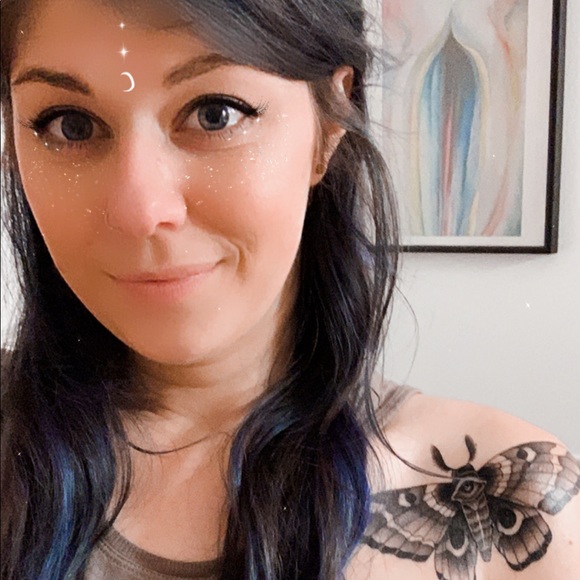 Profile Picture of Lexxi Keilly (@lexxi_9) on Poshmark