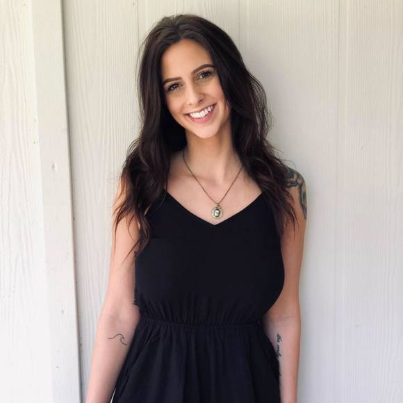 Profile Picture of Angela Krneta (@krneta014) on Poshmark