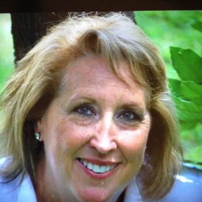 Profile Picture of Lisa L. Pennington (@LP2Shoulder) on Twitter