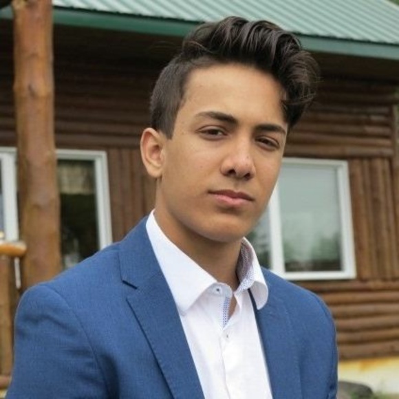 Profile Picture of Clément Balasingam (@7thaniel7) on Poshmark