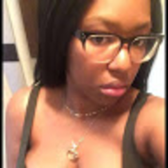 Profile Picture of Lexi Walters (@lexitamoy) on Poshmark